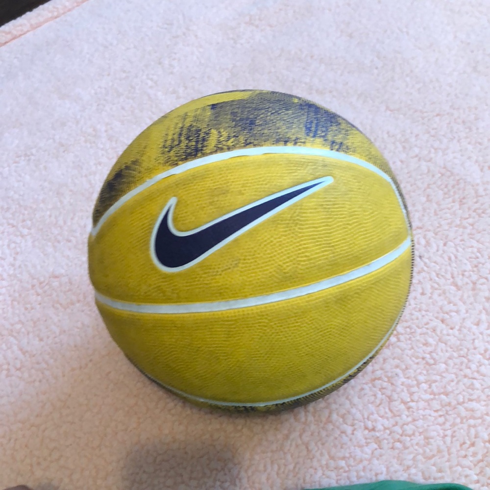 Basketball 🏀 ball 🏀 - Picture 4 of 4